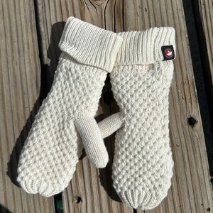Canada Weather Gear Cozy White Knit Mittens winter gloves